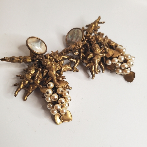 Unique French Couture Cherubs & Pearls Earrings - Picture 4 of 5